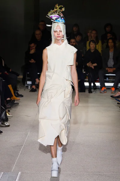 Look 13